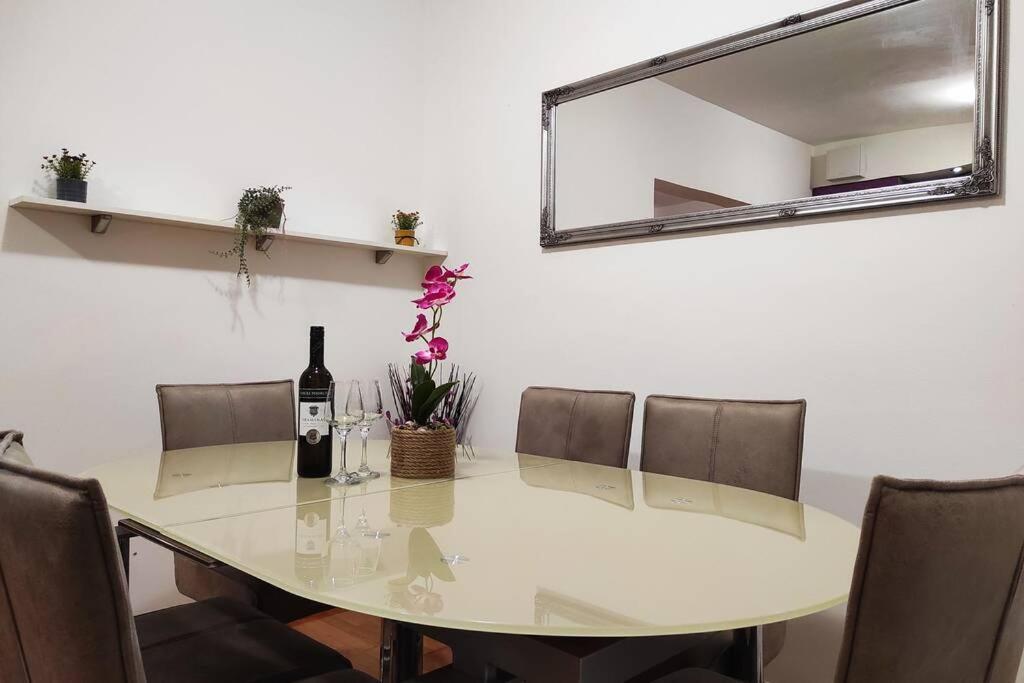 Spacious Apartment Near City Center And The Beach Split Exterior foto